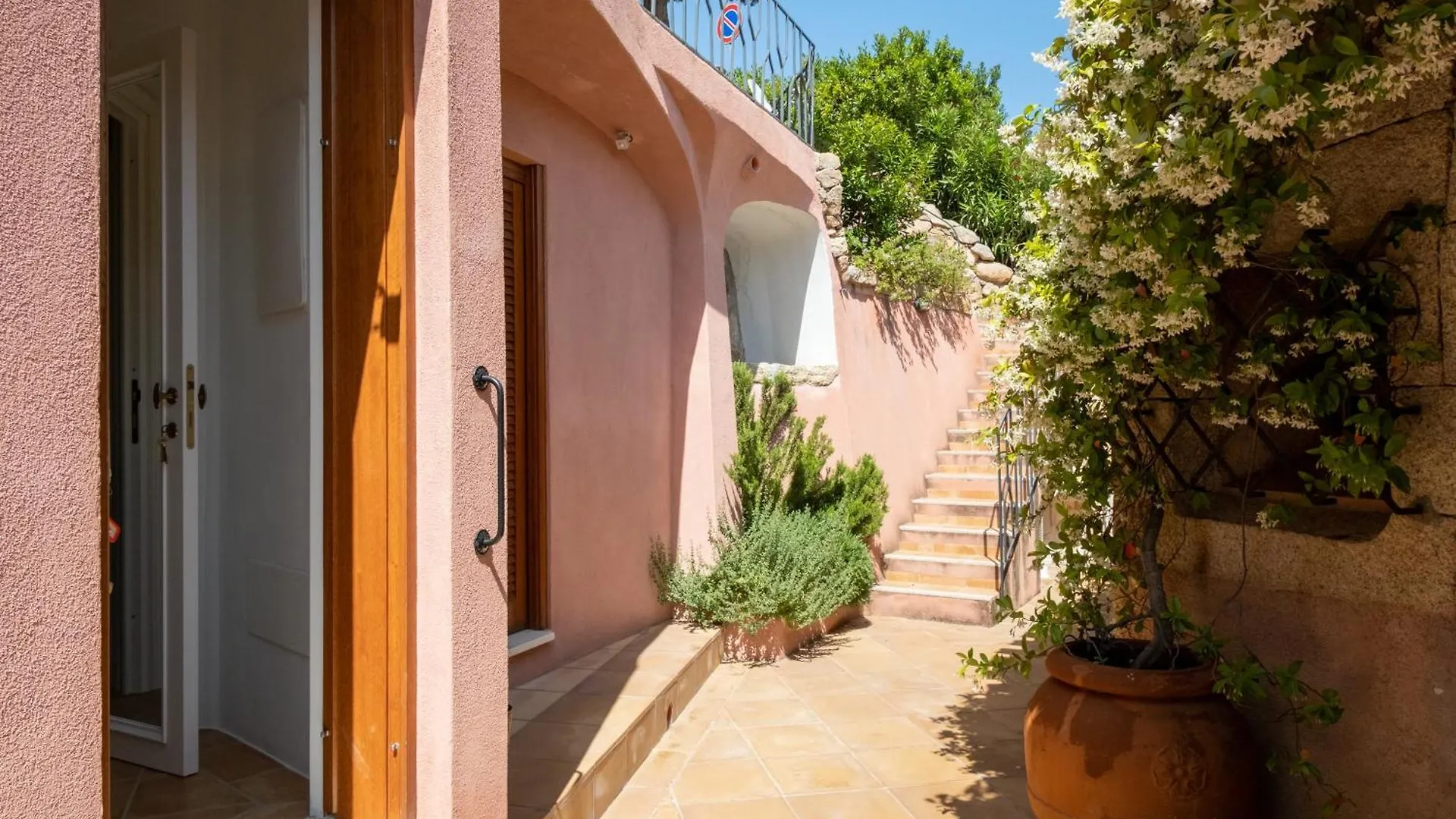 Cala Di Volpe Vista Mare E Piscina Villa Abbiadori